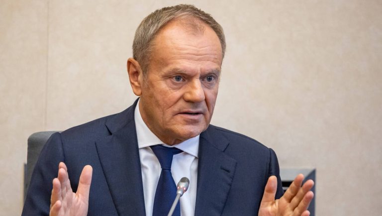 Donald Tusk. Fot. PAP/EPA/Martin Divisek