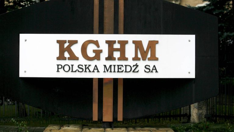 Logo KGHM, fot. PAP/Adam Hawałej