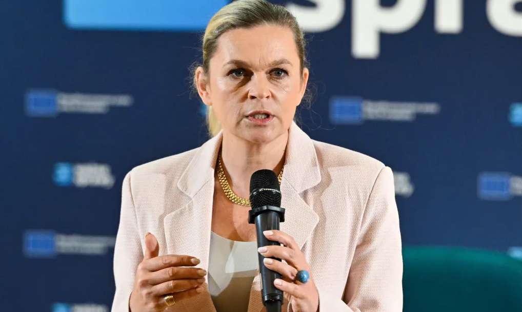 Rząd przyjmie zakaz smartfonów w szkołach