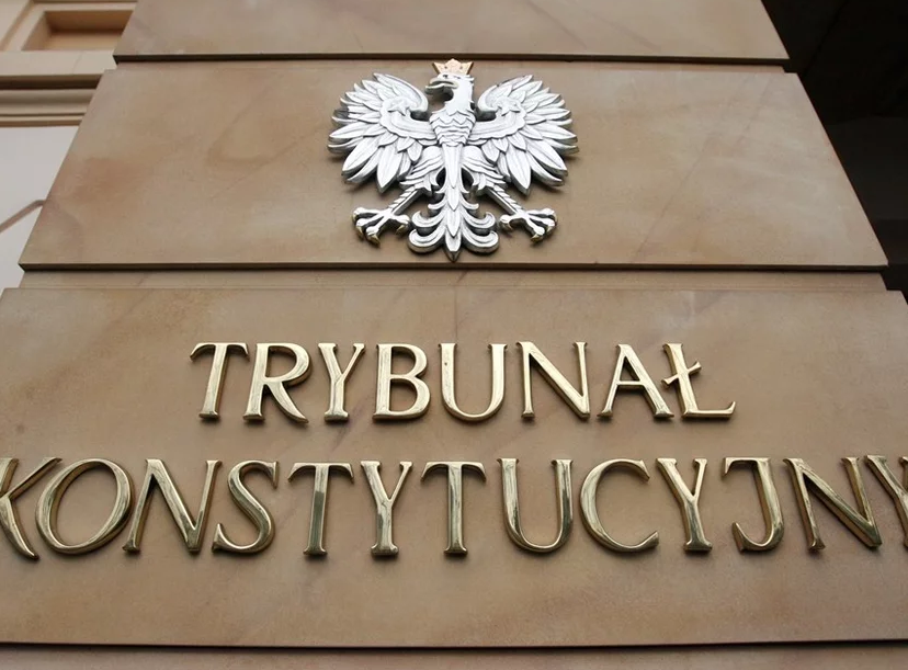 W przypadku odmowy wejścia do budynku Trybunału Konstytucyjnego, nowi sędziowie mogą zawiadomić policję – wynika z nieoficjalnych informacji