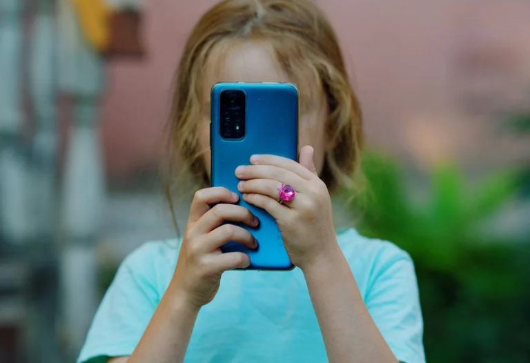 Przedstawiono założenia ustawy zabraniającej dzieciom dostępu do mediów społecznościowych