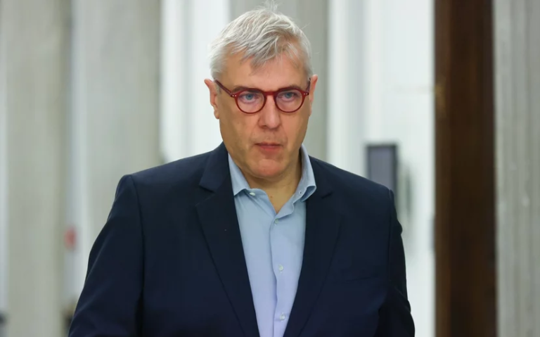 Miliony złotych dla kancelarii Giertycha na przeciąganiu procesów frankowiczów