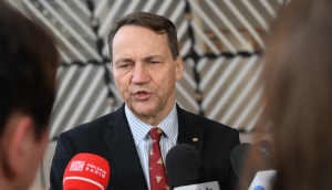 Sikorski krytykuje Nawrockiego za spotkanie z Orbanem