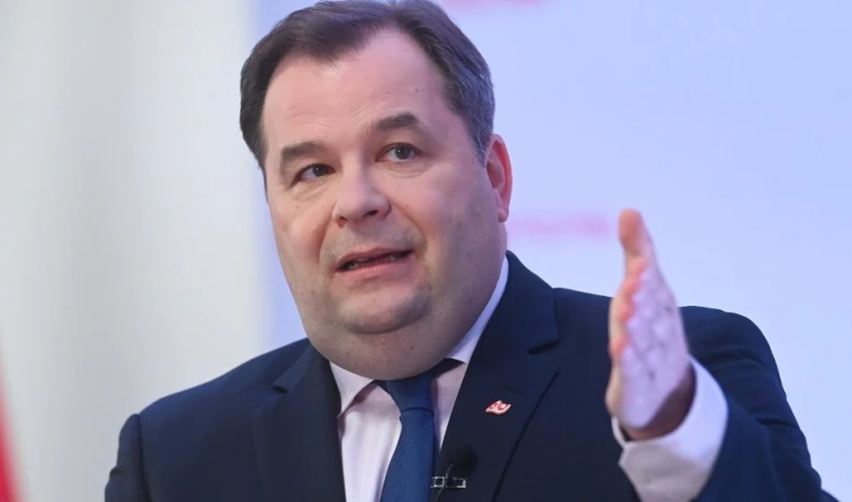 Nagła decyzja w Poczcie Polskiej. Sebastian Mikosz odwołany z funkcji prezesa