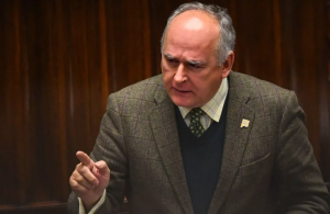 Zalewski: Kaczyński uczynił walkę z SAFE symbolem walki z UE