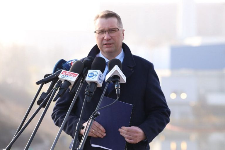 Czarnek wzywa do wyjścia z ETS