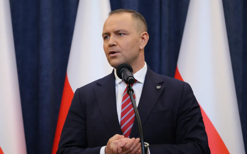 Ujawniono kulisy fałszywego alarmu w mieszkaniu mamy Nawrockiego