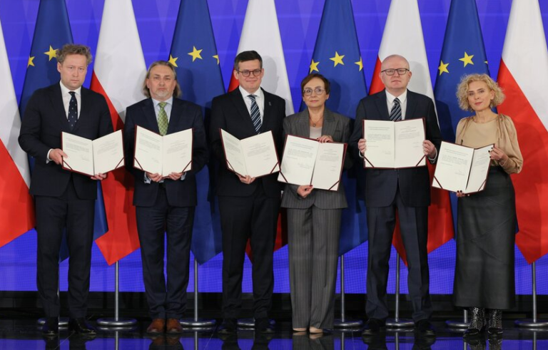 Czworo nowo wybranych sędziów TK złożyło "ślubowanie" w Sejmie