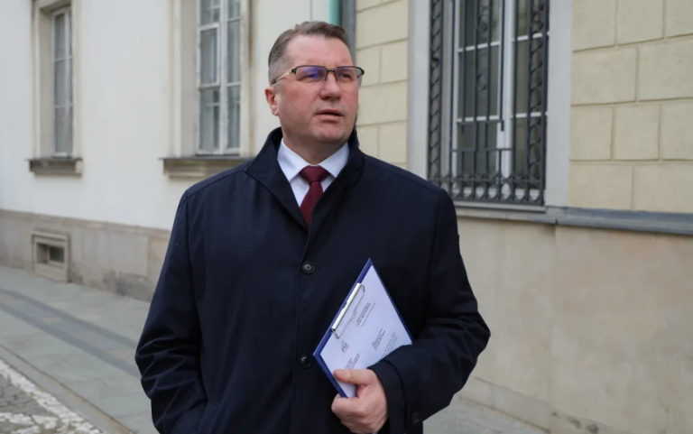 PiS złoży do Sejmu wniosek o wotum nieufności wobec minister zdrowia