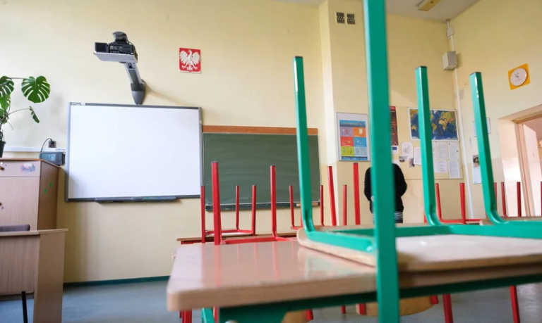 Pod Łodzią trwa ostry konflikt wokół planów likwidacji jednej ze szkół