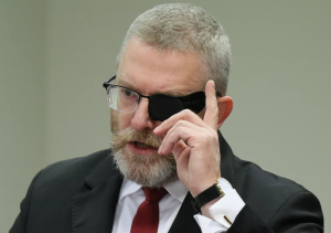 Grzegorz Braun podjął interwencję w Ministerstwie Kultury w związku z odwołaniem koncertu Kanye Westa w Polsce