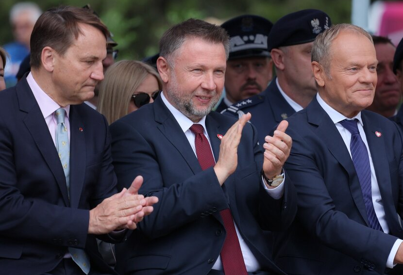 Warszawa. Politycy KO przyjmowani w szpitalu bez kolejki