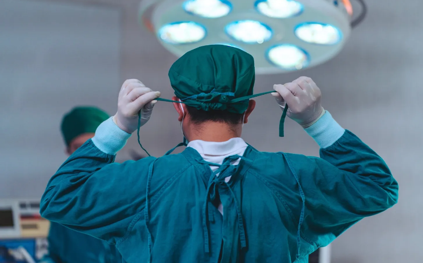 NFZ i CBA badają kontrakty neurochirurgów